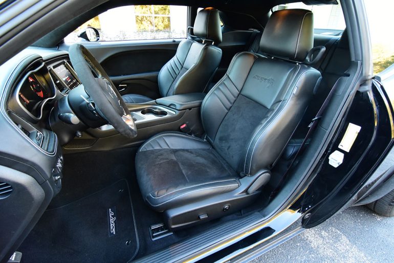 2023 dodge challenger black ghost front seats