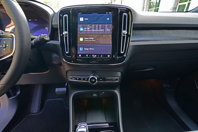 2023 volvo xc40 recharge ultimate touchscreen