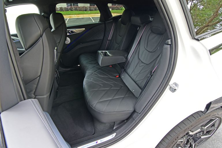 2023 bmw xm back seats