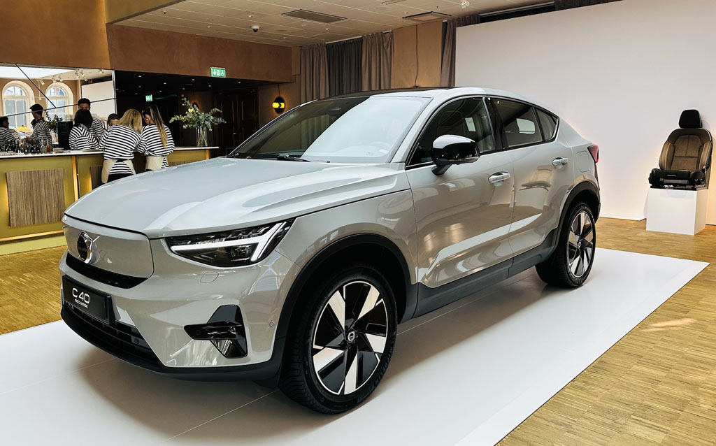Volvo’s 2024 RWD XC40 Recharge and RWD C40 Recharge Take Center Stage