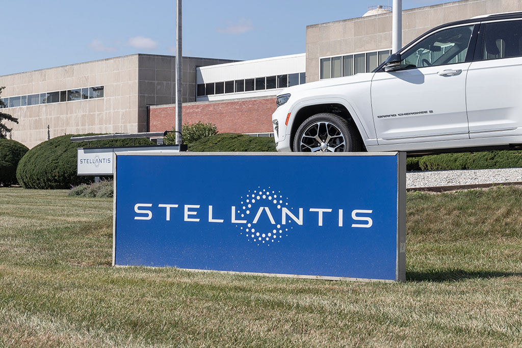Stellantis Could Limit Some Gas-Powered Vehicles in States Adopting California Emissions Rules : Automotive Addicts