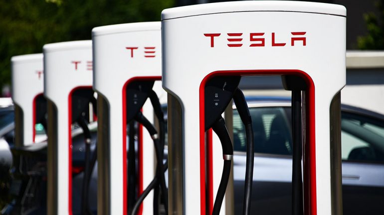 White House: Billions in Federal Subsidies Available for Stations using Tesla NACS Plugs – As Long as They Include CCS