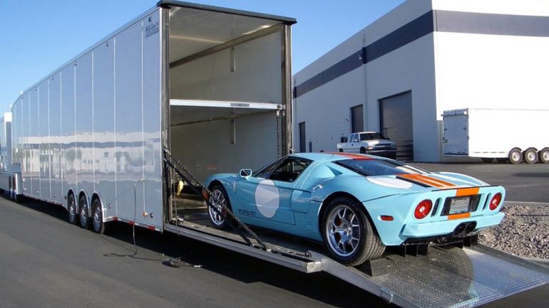 Enclosed Carrier Car Shipping Versus Open-Air Carrier Car Shipping