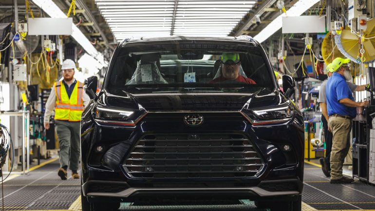 Stronger Domestic Production Helps Raise Toyota’s August Global Output
