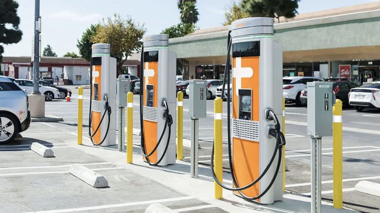 EV Charging Company ChargePoint Sales and Shares Fall, Top Execs Replaced