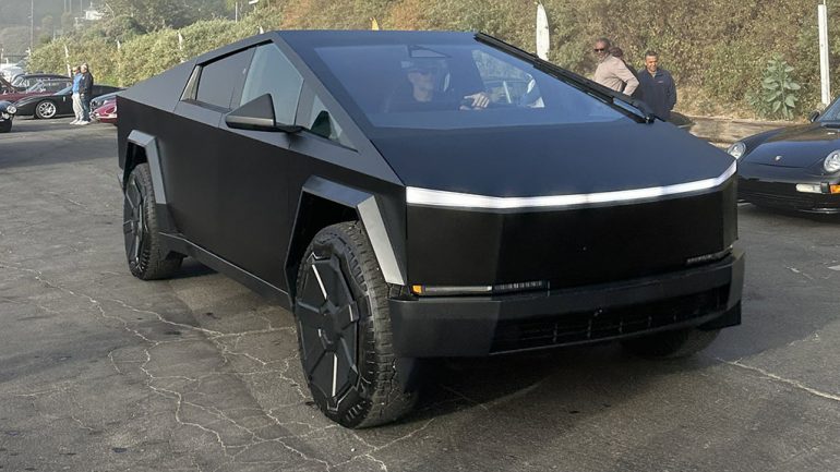 Tesla Cybertruck Makes Appearance in Matte Black Vinyl Wrap, Could be Factory Option