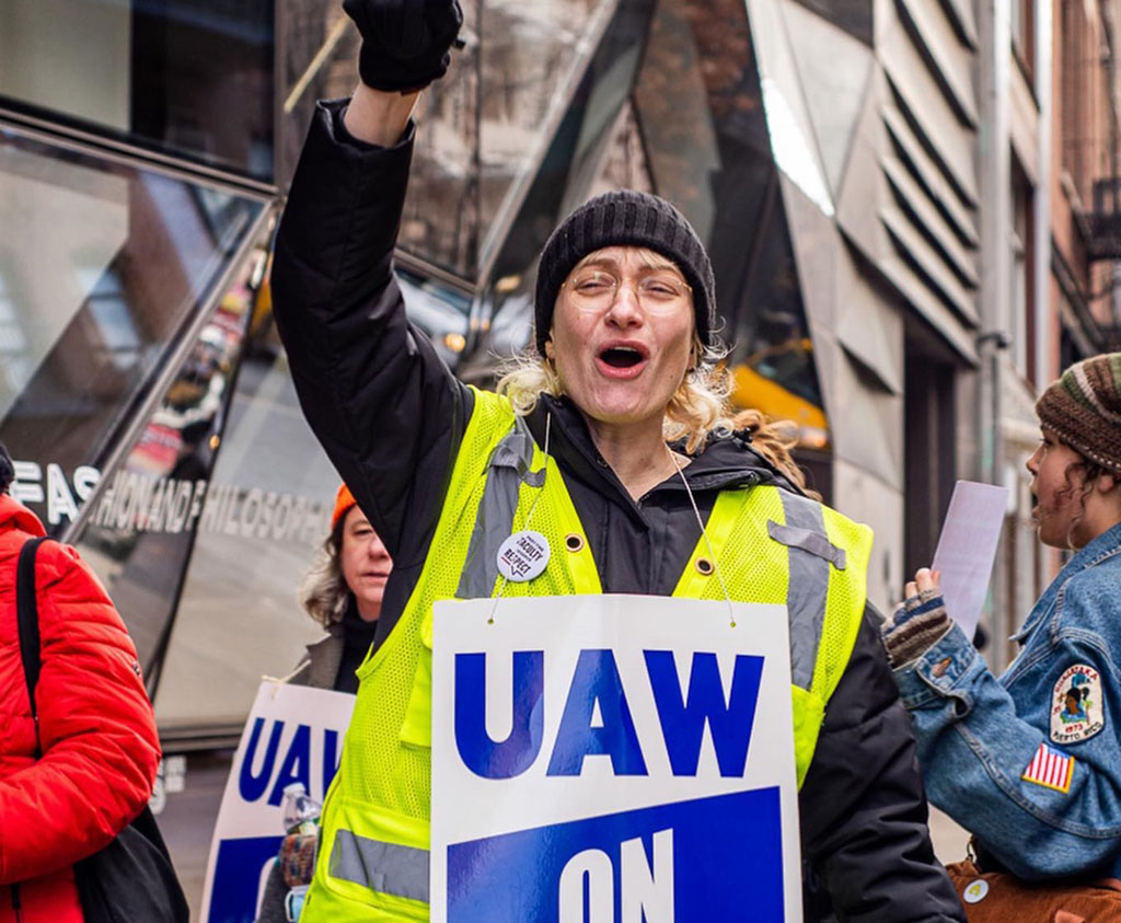 UAW Ratifies Contracts with all Detroit 3 Automakers : Automotive Addicts