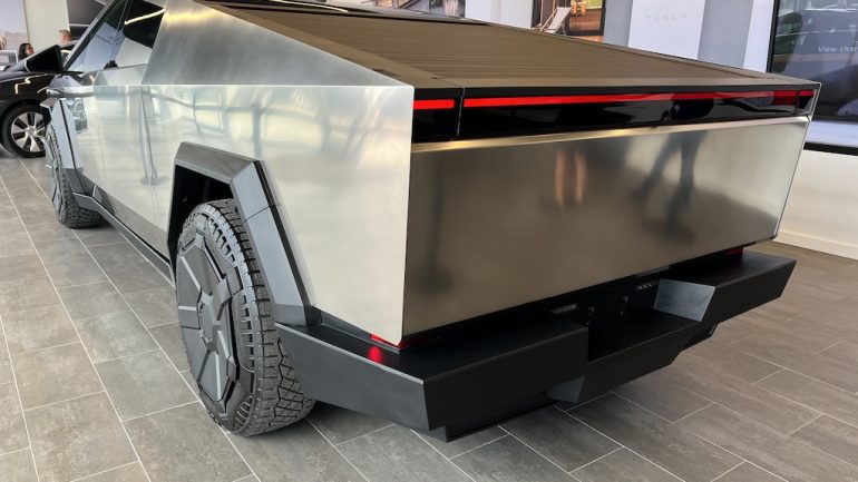 Are New Tesla Cybertruck’s Stainless Steel Bodies Rusting?