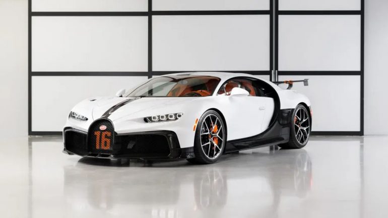 2022 Bugatti Chiron Pur Sport Up for Auction