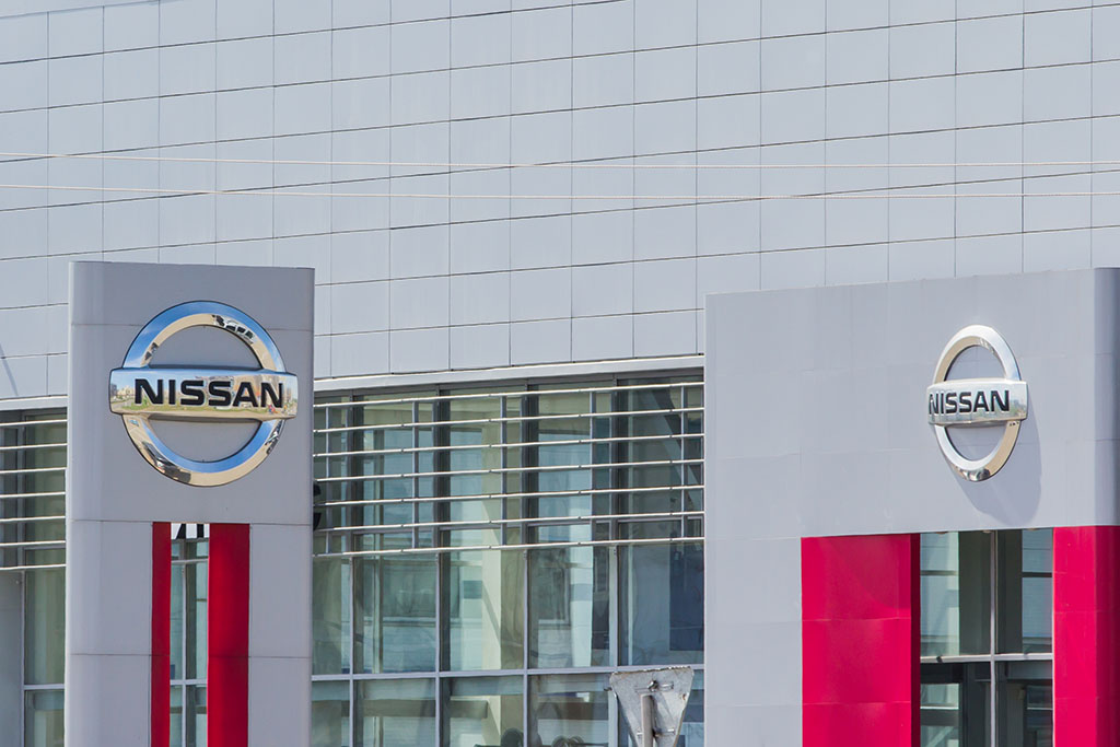 Nissan dealerships near me