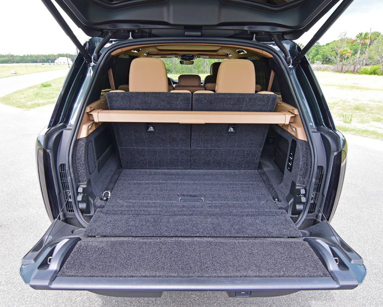 2025 Land Rover Range Rover SE LWB 7-Seat Review & Test Drive ...