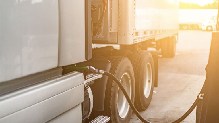 What to Look for When Choosing a Trucking Fuel Card