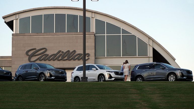 U.S. Auto Sales Could Slip in 2026 as Tariffs, Global Tension, and EV Slowdown Reshape the Market