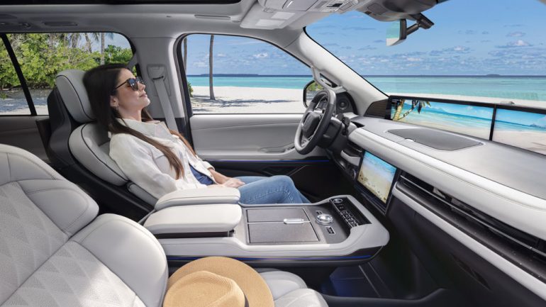 Lincoln’s New Tropical Paradise Theme Turns the Navigator and Nautilus Into a Beachside Escape