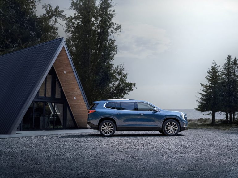 2026 gmc acadia side