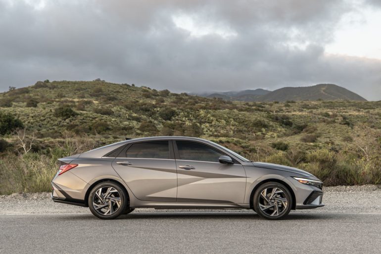 2026 hyundai elantra side