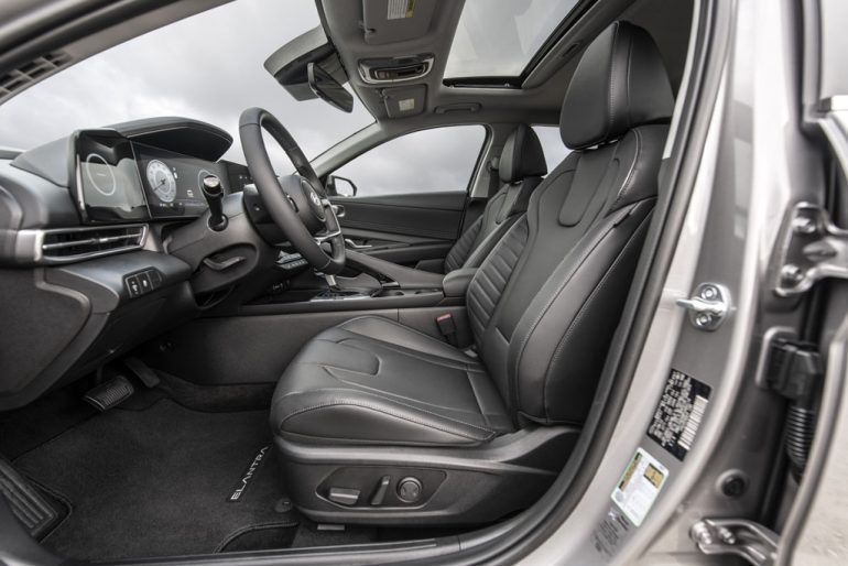 2026 hyundai elantra front seats