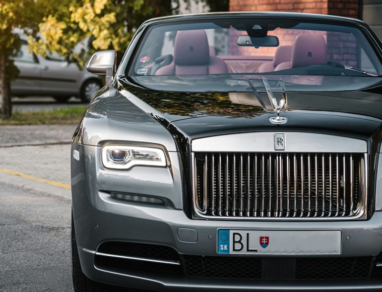 What to Look for When Choosing a Luxury Car Rental : Automotive Addicts