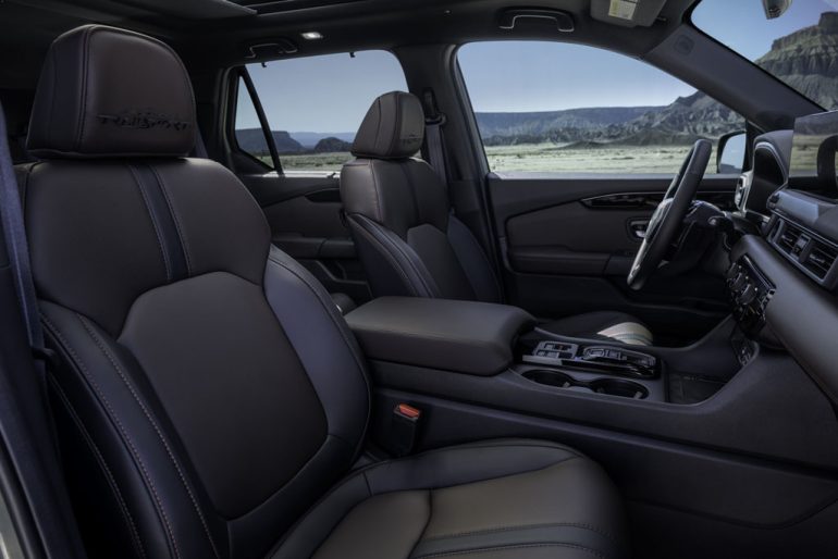 2026 Honda Pilot TrailSport front seats