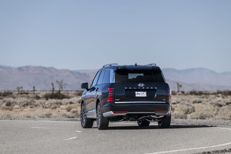 2026 hyundai palisade hybrid rear