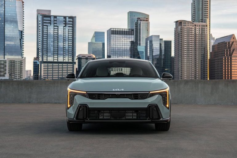 2026 Kia K4 front
