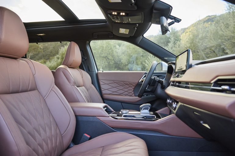 2026 Mitsubishi Outlander front seats