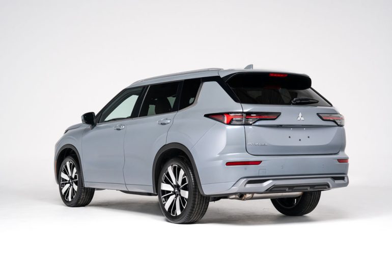 2026 Mitsubishi Outlander rear