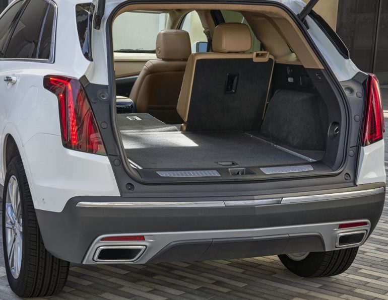 2026 Cadillac XT5 cargo