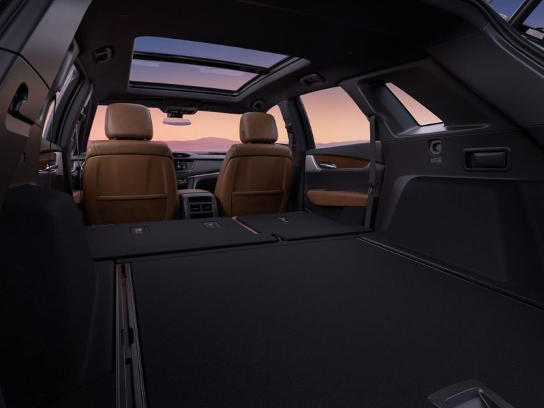 2026 Cadillac XT5 cargo