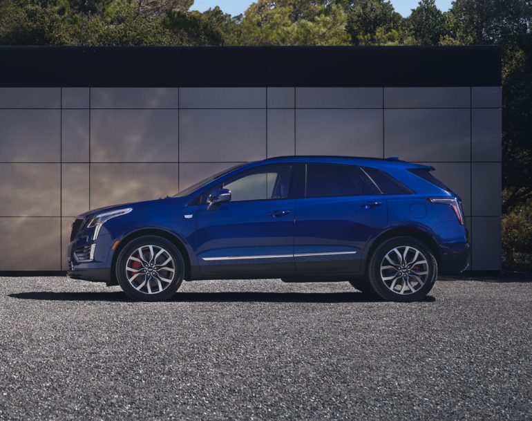 2026 Cadillac XT5 side