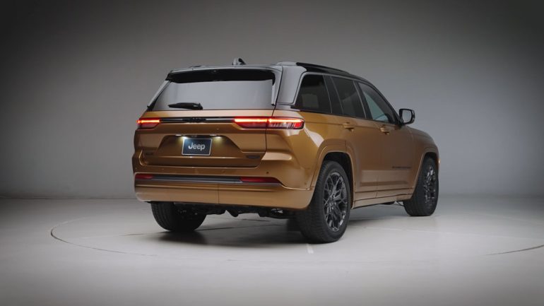 2026 Jeep Grand Cherokee rear