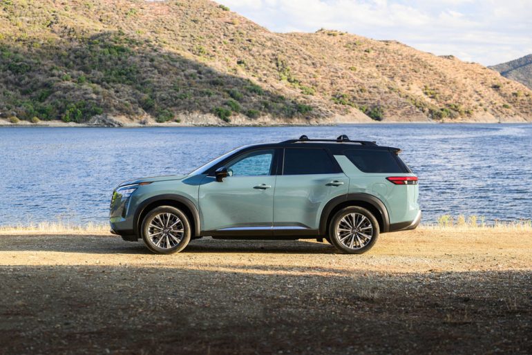 2026 Nissan Pathfinder side