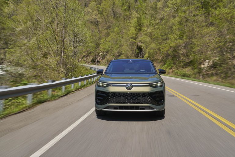 2026 volkswagen tiguan sel r line front
