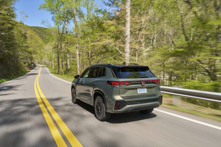 2026 volkswagen tiguan sel r line rear