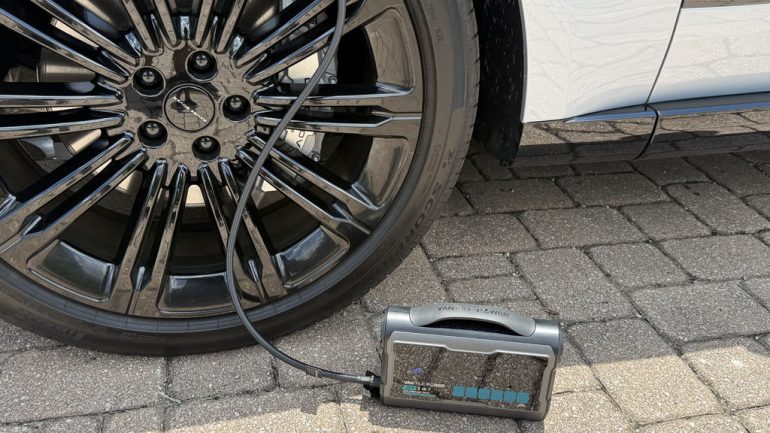 Vantrue Power JS3 Review: A More Robust Jump Starter, Air Compressor, and LED Light Worth Keeping in Your Car