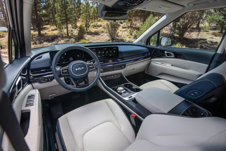 2026 Kia Carnival HEV Hybrid interior dashboard
