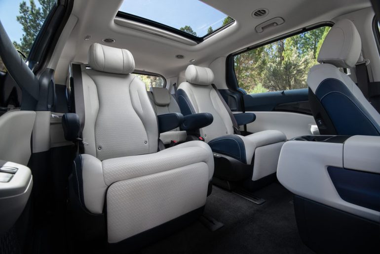2026 Kia Carnival HEV Hybrid second row seats