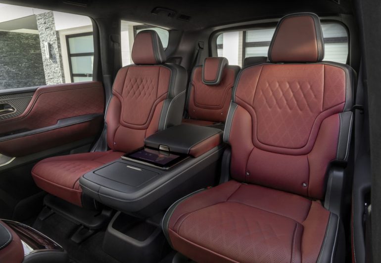 2026 INFINITI QX80 second row seats