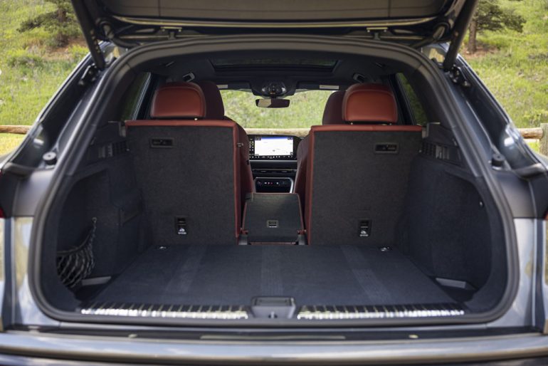 2026 audi sq5 cargo