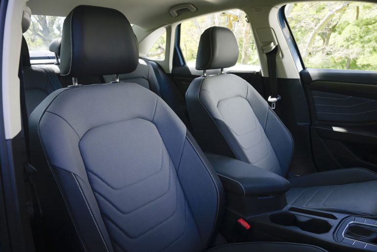2026 volkswagen jetta front seats