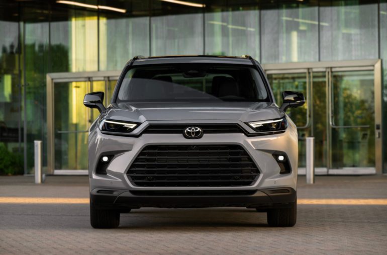 2026 toyota grand highlander nightshade front