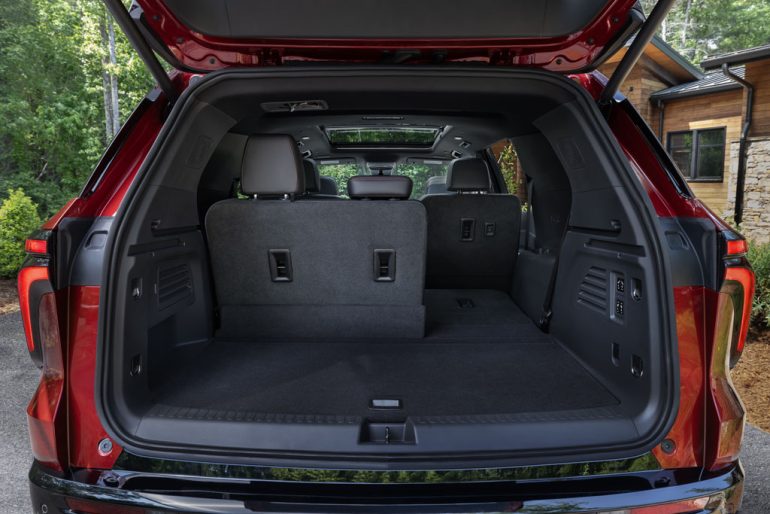 2027 Chevrolet Traverse cargo