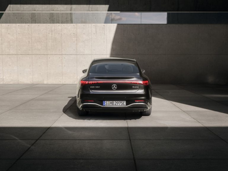 2027 Mercedes-Benz EQS 580 4MATIC rear