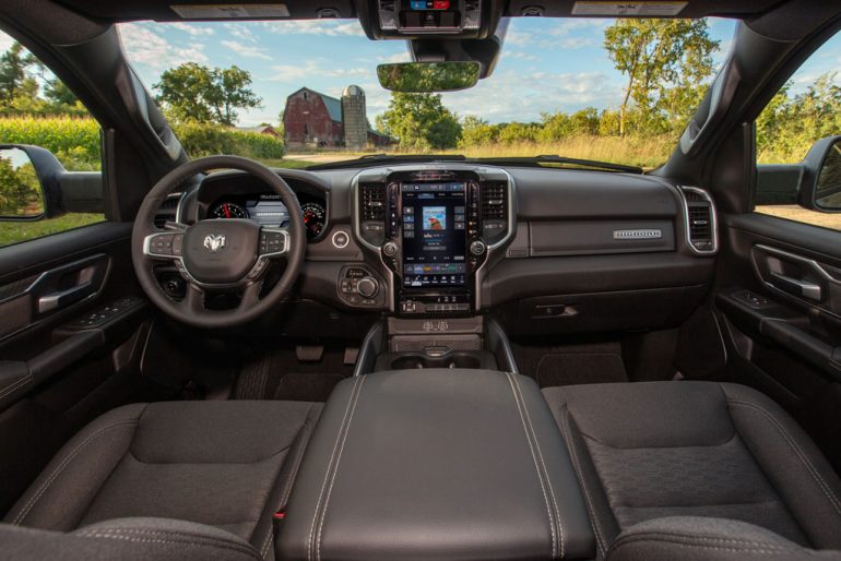 2027 Ram 1500 Big Horn 5.7-liter HEMI® V-8 eTorque interior