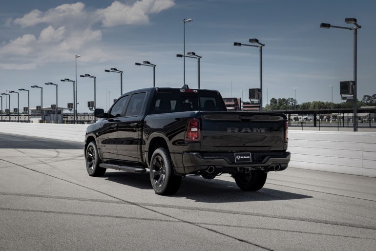 2027 Ram 1500 Black Express with HEMI® V-8 rear 3/4