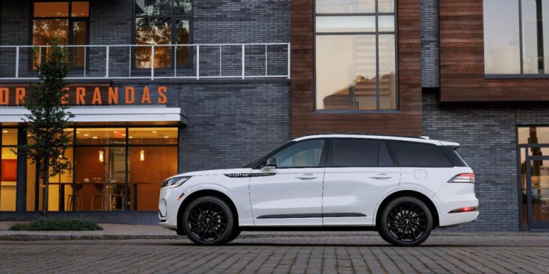 2026 lincoln aviator side