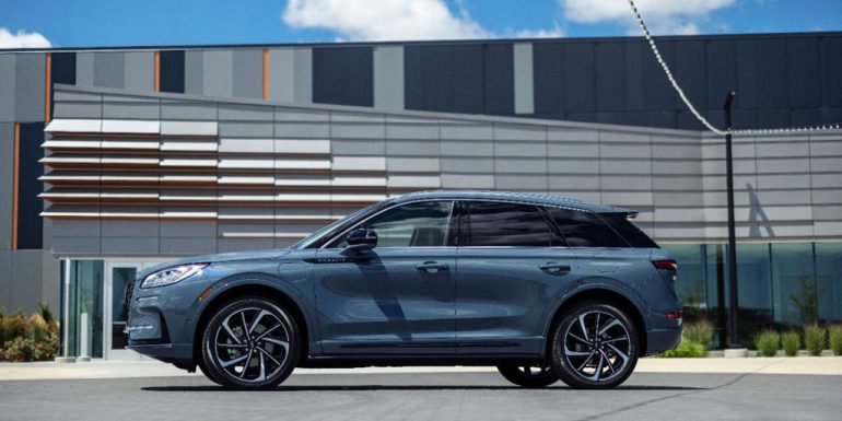 2026 lincoln corsair side