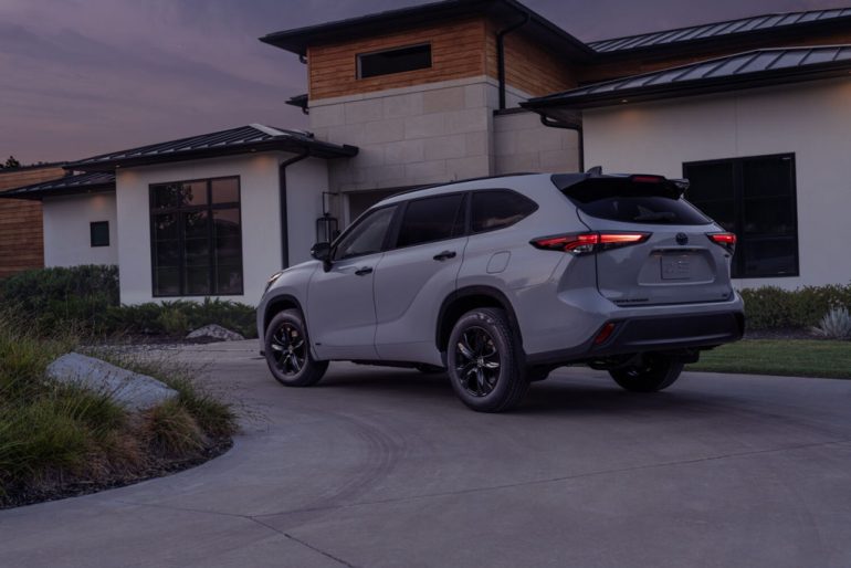 2026 toyota highlander hybrid nightshade rear