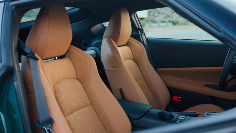 2027 nissan z seats