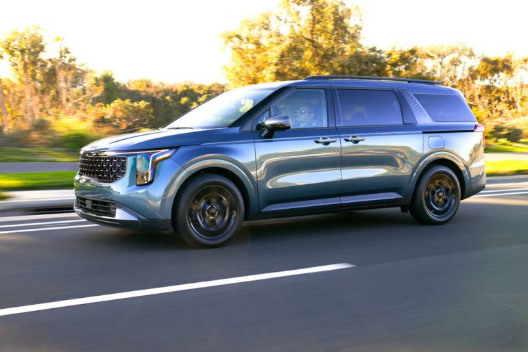 2027 kia carnival side